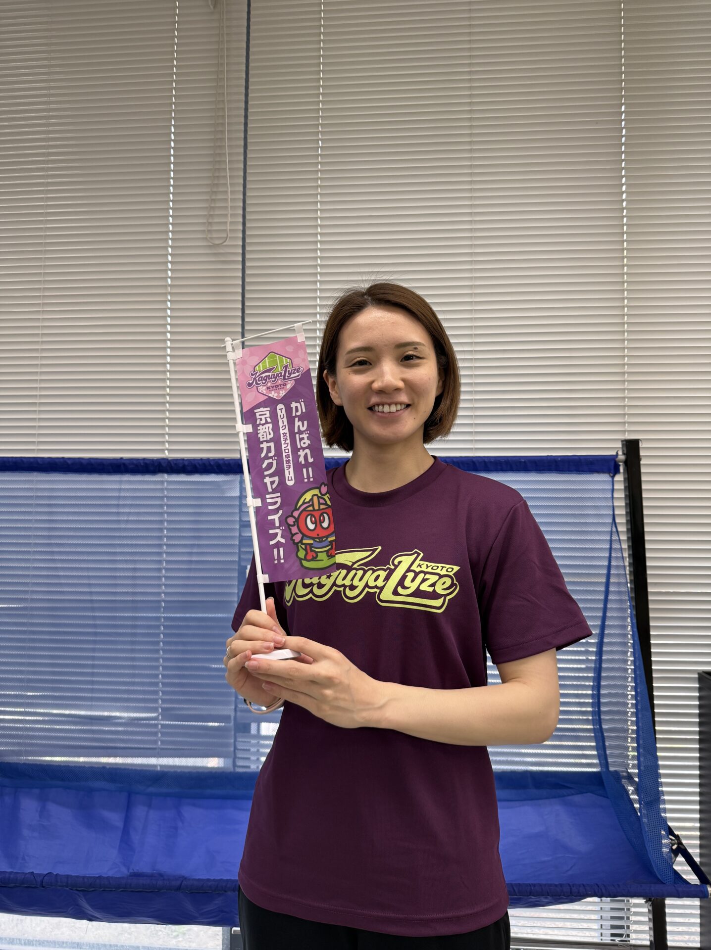 オリジナルTシャツ着用の成本コーチ